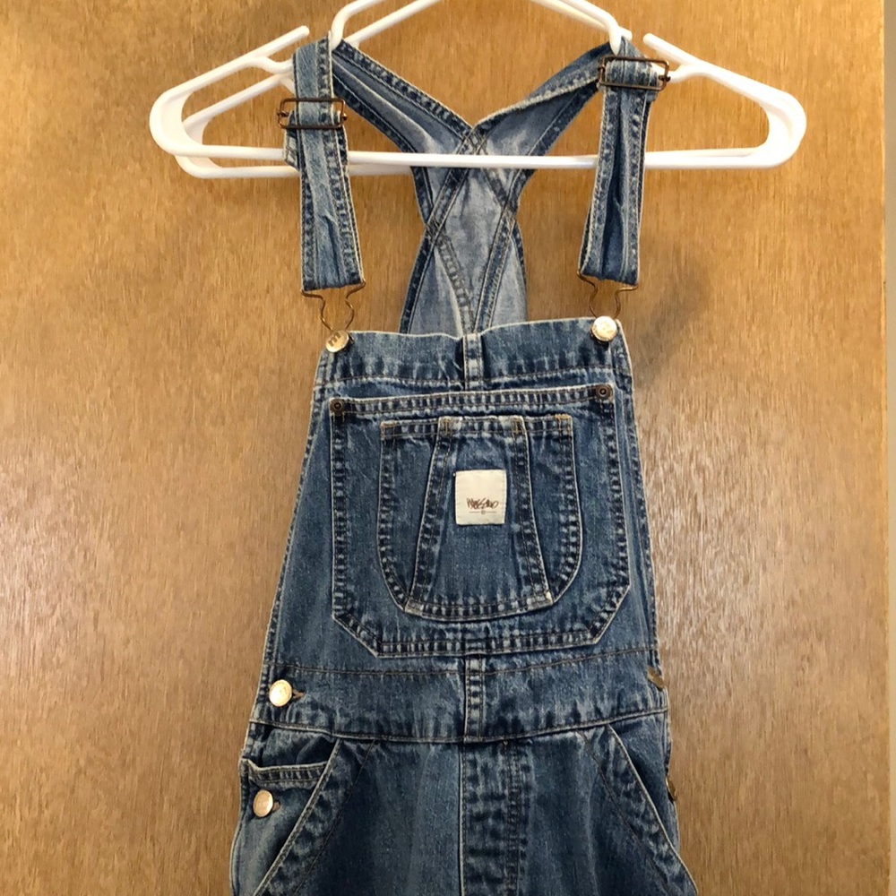 Mossimo Overalls. Size Small one clasp is broken